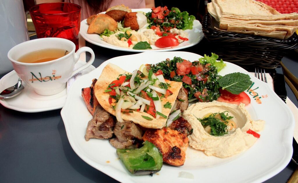 découvrez notre sélection des meilleurs restaurants halal où savourer des plats délicieux et authentiques. que vous soyez en quête d'une expérience gastronomique unique ou d'un repas rapide, trouvez le restaurant idéal pour vos envies culinaires.