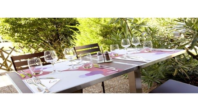 découvrez notre sélection des meilleurs restaurants halal à élancourt, où savourez des plats délicieux dans une ambiance conviviale. que vous recherchiez une cuisine traditionnelle ou des spécialités modernes, trouvez l'endroit parfait pour vos repas en famille ou entre amis.