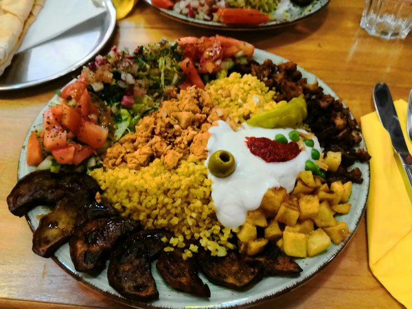 découvrez les meilleurs restaurants halal à karlsruhe ! savourez une délicieuse cuisine authentique dans des établissements réputés, offrant une variété de plats pour tous les goûts. que vous soyez à la recherche d'un repas rapide ou d'une expérience gastronomique, explorez notre sélection des meilleures adresses halal de la ville.