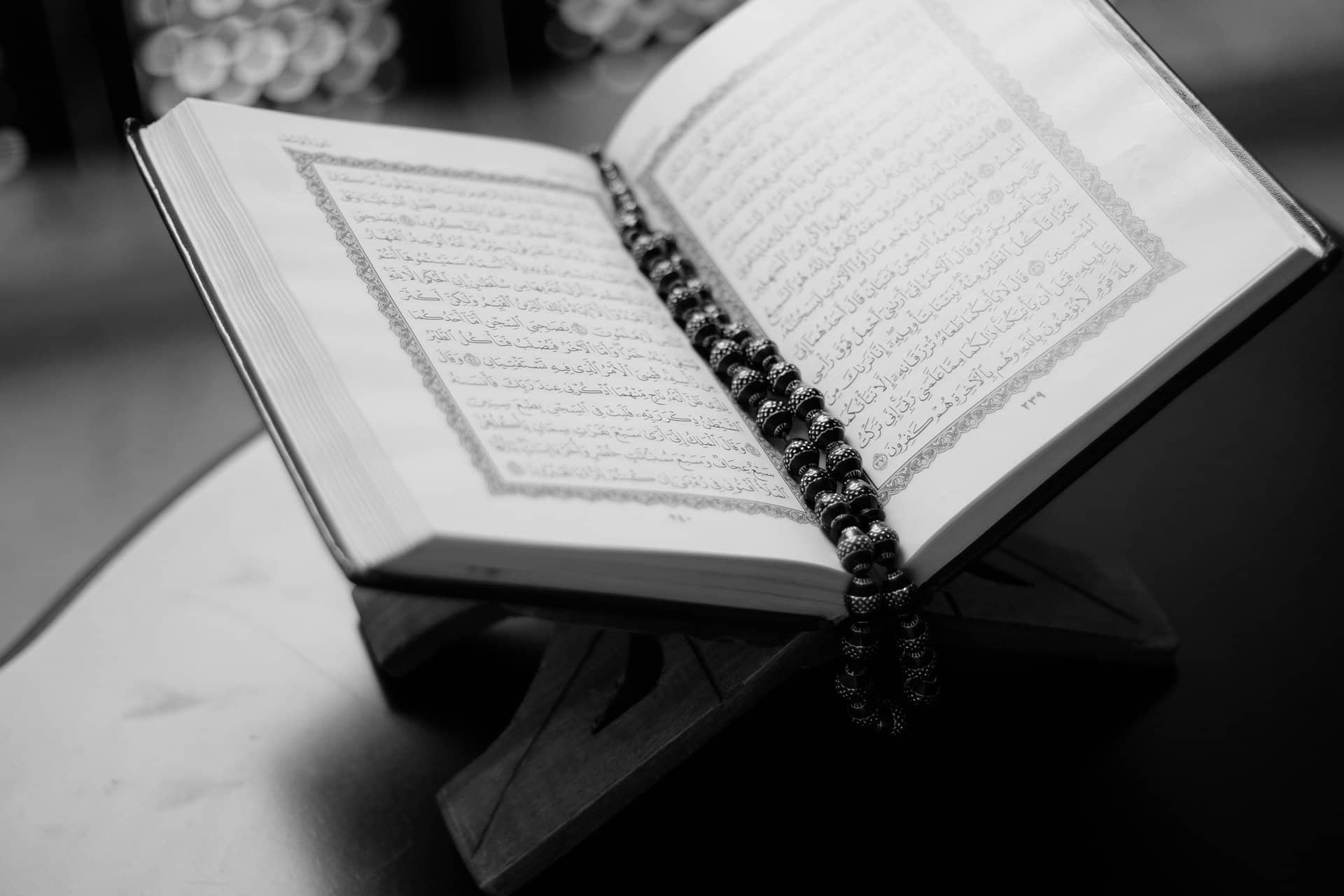 découvrez les fondements de la roqya pour améliorer votre bien-être. explorez des pratiques spirituelles et thérapeutiques visant à harmoniser votre esprit, votre corps et votre âme grâce à des techniques ancestrales.