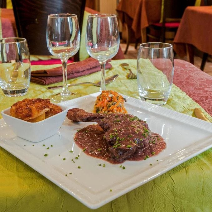 découvrez les meilleurs restaurants halal à besançon, où la qualité des plats et l'authenticité des saveurs se rencontrent. que vous soyez à la recherche d'une cuisine traditionnelle ou de nouvelles expériences gastronomiques, notre sélection vous garantit un voyage culinaire inoubliable.