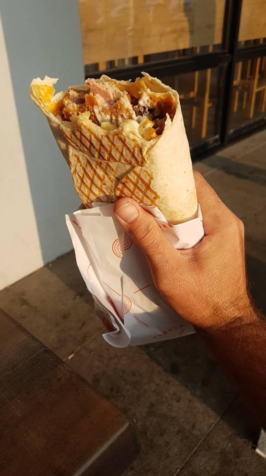 découvrez les meilleurs restaurants halal à la rochelle, offrant une variété de plats savoureux dans une ambiance conviviale. que vous soyez en quête de spécialités orientales ou de délices classiques revisités, notre sélection vous guidera vers des expériences culinaires inoubliables.