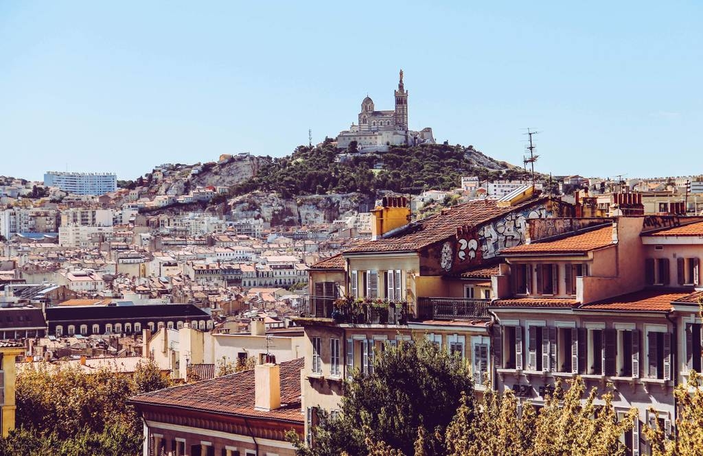 découvrez les meilleurs restaurants halal à nice, où gastronomie et traditions culinaires se rencontrent. profitez d'une sélection variée de plats savoureux dans une ambiance chaleureuse. que vous soyez amateur de spécialités méditerranéennes ou de délices orientaux, trouvez votre prochaine adresse gourmande à nice !