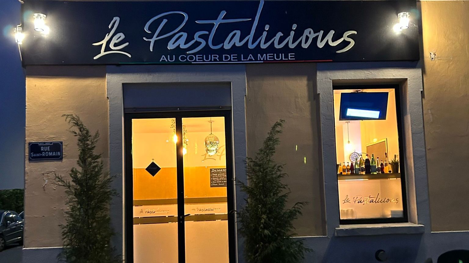 découvrez les meilleurs restaurants halal à vénissieux, offrant une variété de plats savoureux et authentiques pour satisfaire toutes vos envies culinaires. que ce soit pour un repas en famille, entre amis ou un dîner romantique, trouvez l'endroit parfait pour déguster une cuisine de qualité, respectant vos choix alimentaires.