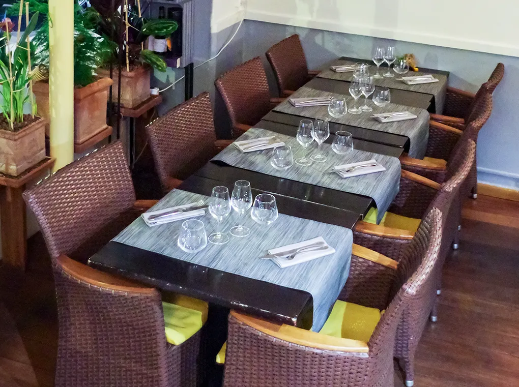 découvrez les meilleurs restaurants halal à vincennes, où savourer des plats savoureux et authentiques dans une ambiance conviviale. que vous soyez amateur de cuisine traditionnelle ou à la recherche de nouvelles saveurs, notre sélection vous garantit une expérience culinaire inoubliable.