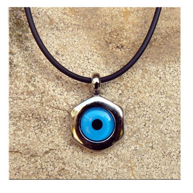 découvrez des méthodes efficaces de protection contre le mauvais œil. apprenez à identifier les signes du regard malveillant et explorez des amulettes et rituels pour vous protéger et préserver votre énergie positive.