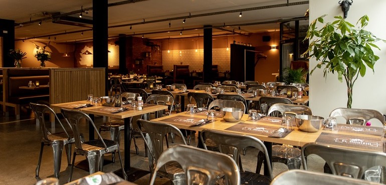 découvrez les meilleurs restaurants halal à anvers, où vous pourrez savourer une délicieuse cuisine gastronomique tout en respectant vos choix alimentaires. explorez notre sélection des établissements les plus prisés, offrant une variété de plats savoureux et authentiques. que vous soyez à la recherche d'une expérience culinaire unique ou d'un repas convivial en famille, anvers a tout ce qu'il vous faut !