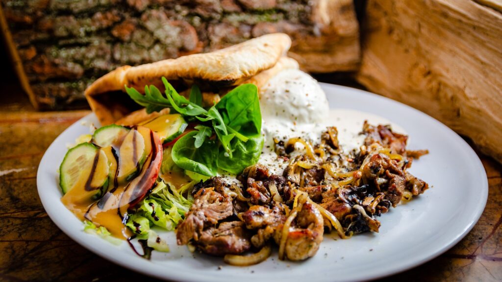 découvrez notre sélection des meilleurs restaurants halal à marseille, où la gastronomie rencontre la culture. savourez des plats savoureux et authentiques dans un cadre chaleureux. que vous soyez amateur de cuisine traditionnelle ou à la recherche de nouvelles expériences culinaires, trouvez votre prochaine adresse favorite !