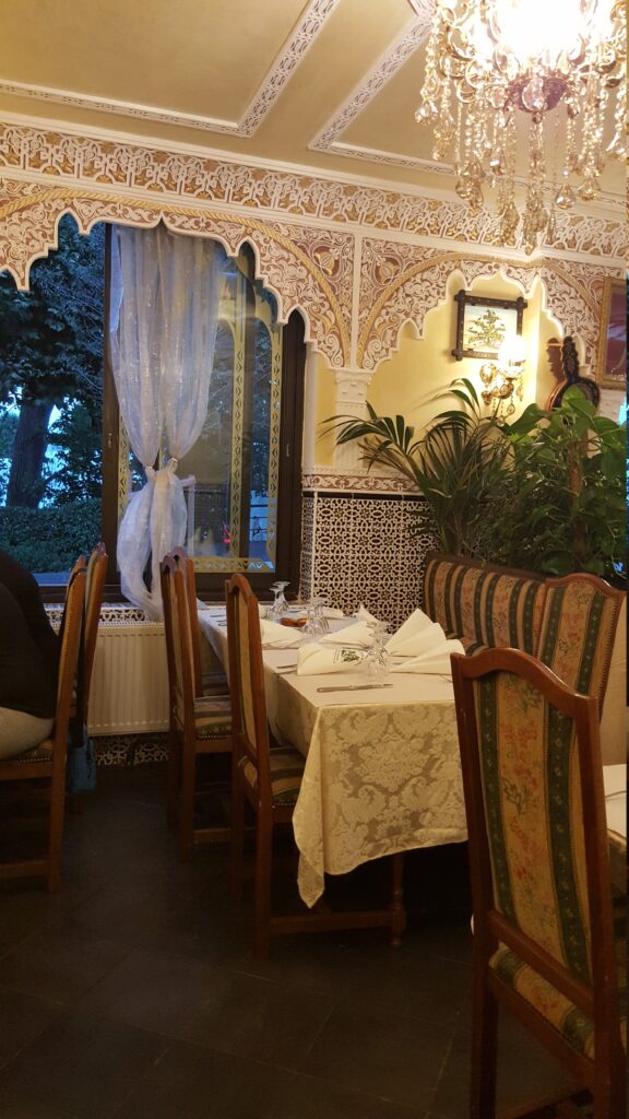 découvrez notre sélection des meilleurs restaurants halal à orly pour une expérience culinaire savoureuse. que vous recherchiez une cuisine traditionnelle ou des plats innovants, ces établissements vous proposent des mets de qualité dans un cadre accueillant. ne manquez pas de les visiter lors de votre prochaine sortie !