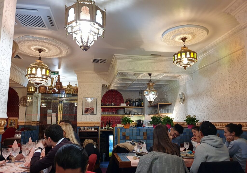 découvrez notre sélection des meilleurs restaurants halal à paris, offrant des saveurs authentiques et des ambiances uniques. que vous soyez en quête de plats traditionnels ou de créations contemporaines, vivez une expérience culinaire inoubliable au cœur de la capitale.