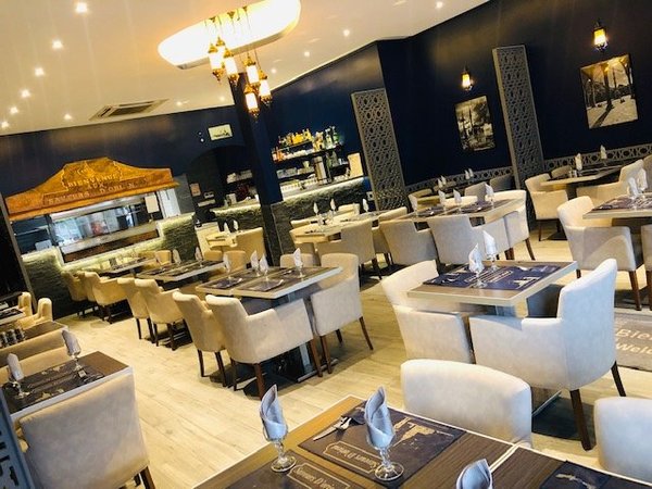 découvrez les meilleurs restaurants halal à sisteron où savourer des plats délicieux dans un cadre accueillant. que vous soyez amateur de cuisine traditionnelle ou à la recherche de nouvelles saveurs, notre sélection saura satisfaire toutes vos envies gastronomiques.