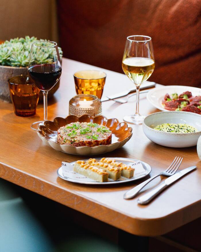 découvrez les meilleurs restaurants halal à monaco, où gastronomie fine et respect des traditions se rencontrent. savourez des plats raffinés dans un cadre exceptionnel, idéal pour vos repas en famille ou entre amis.