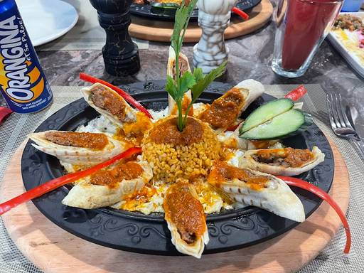 découvrez notre sélection des meilleurs restaurants halal à porte de clichy. savourez des plats exquis dans une atmosphère conviviale, que ce soit pour un repas en famille ou une sortie entre amis. profitez d'une cuisine variée qui ravira vos papilles !