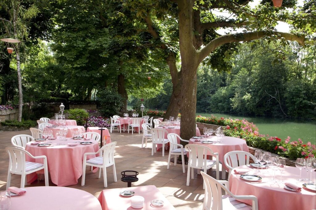 découvrez notre sélection des meilleurs restaurants halal à saint-maur. savourez des plats délicieux dans des établissements réputés pour leur qualité et leur service. que vous soyez à la recherche d'une cuisine traditionnelle ou moderne, trouvez votre prochaine destination gourmande à saint-maur.