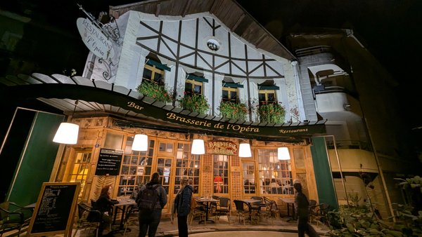 découvrez les meilleurs restaurants halal à vichy, où vous pourrez déguster des plats savoureux dans une ambiance conviviale. que vous soyez à la recherche d'une cuisine traditionnelle ou moderne, nos suggestions vous garantissent une expérience culinaire inoubliable.