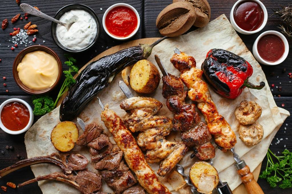 découvrez notre sélection des meilleurs restaurants halal où savourez des plats délicieux et authentiques. que vous recherchiez une cuisine traditionnelle ou moderne, ces établissements sauront satisfaire vos papilles tout en respectant vos choix alimentaires.
