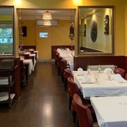 découvrez notre sélection des meilleurs restaurants halal dans le département 78. savourez une cuisine variée et authentique, allant des plats traditionnels aux créations contemporaines. que vous soyez à la recherche d'un repas en famille, d'un dîner romantique ou d'un bon restaurant rapide, trouvez l'endroit parfait pour satisfaire vos envies culinaires.