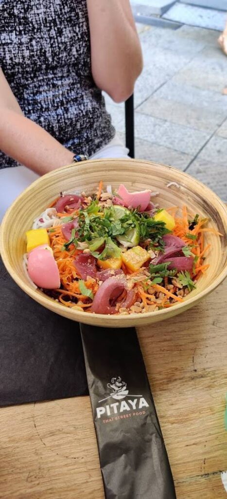 découvrez les meilleurs restaurants halal à montpellier, quartier antigone. savourez une cuisine variée et authentique dans un cadre agréable, idéal pour vos repas en famille ou entre amis.