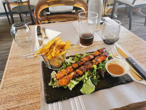 découvrez les meilleurs restaurants halal au grau-du-roi : cuisine savoureuse, ambiances conviviales et adresses incontournables pour profiter d’un repas halal en famille ou entre amis, en bord de mer.