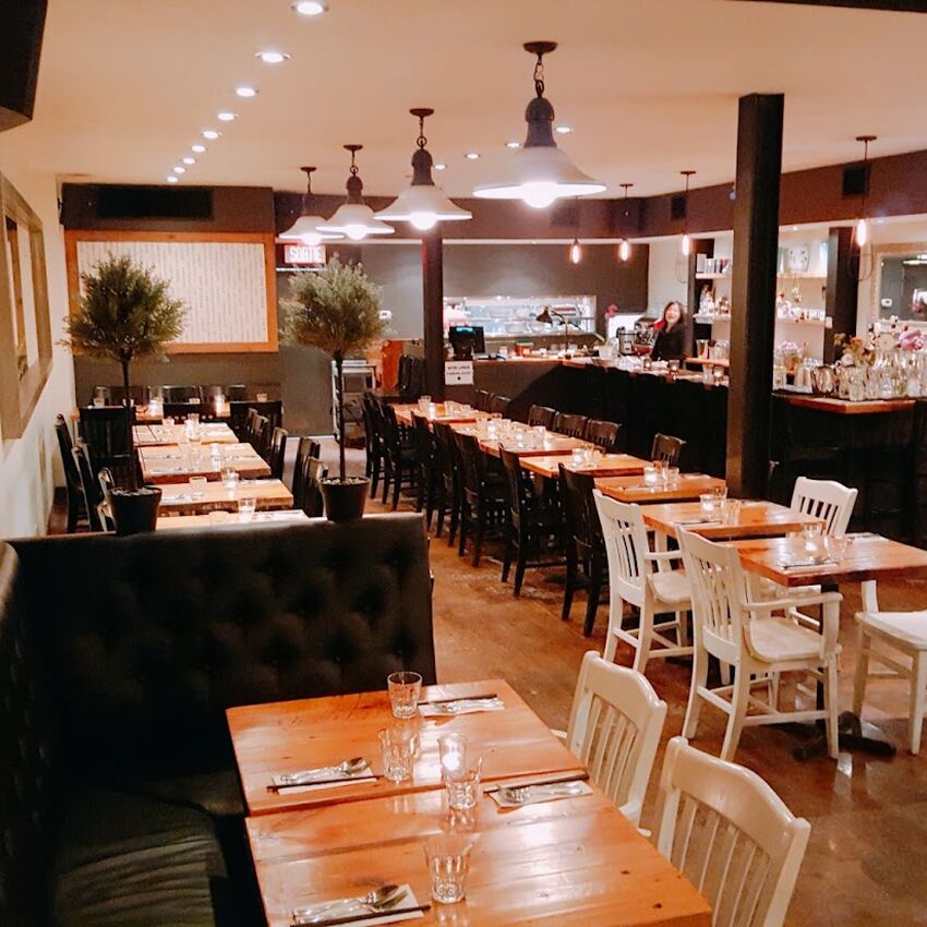 découvrez notre sélection des meilleurs restaurants halal à séoul, où vous pourrez savourer des plats délicieux tout en respectant vos convictions alimentaires. que vous soyez en quête de cuisine coréenne authentique ou de spécialités internationales, notre guide vous orientera vers des expériences culinaires inoubliables dans la capitale sud-coréenne.