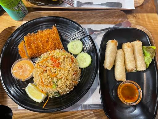 découvrez les meilleurs restaurants halal près du louvre à paris : sélection d'adresses gourmandes, cuisine variée et ambiance conviviale pour une pause savoureuse après votre visite.