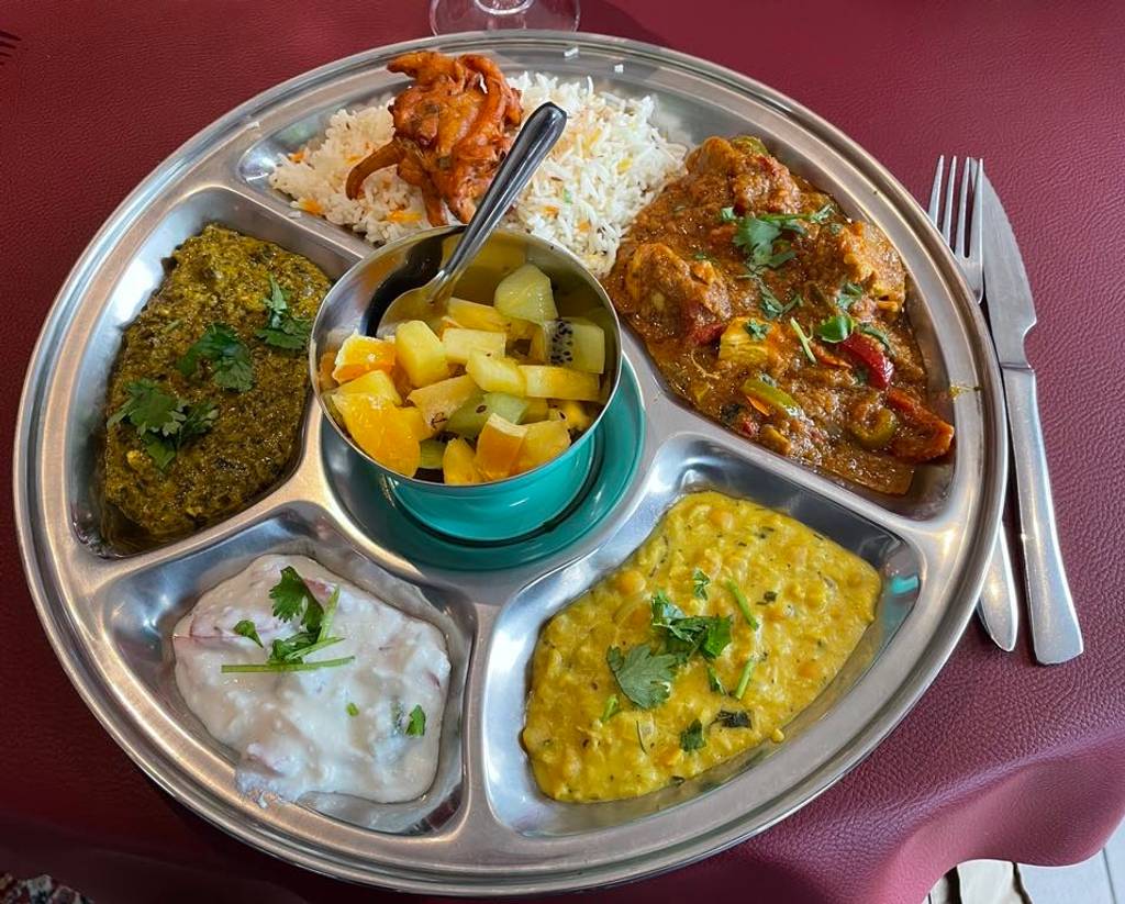 découvrez les meilleurs restaurants halal aux sables-d'olonne : cuisine savoureuse, ambiance conviviale et adresses incontournables pour déguster des spécialités halal en bord de mer.