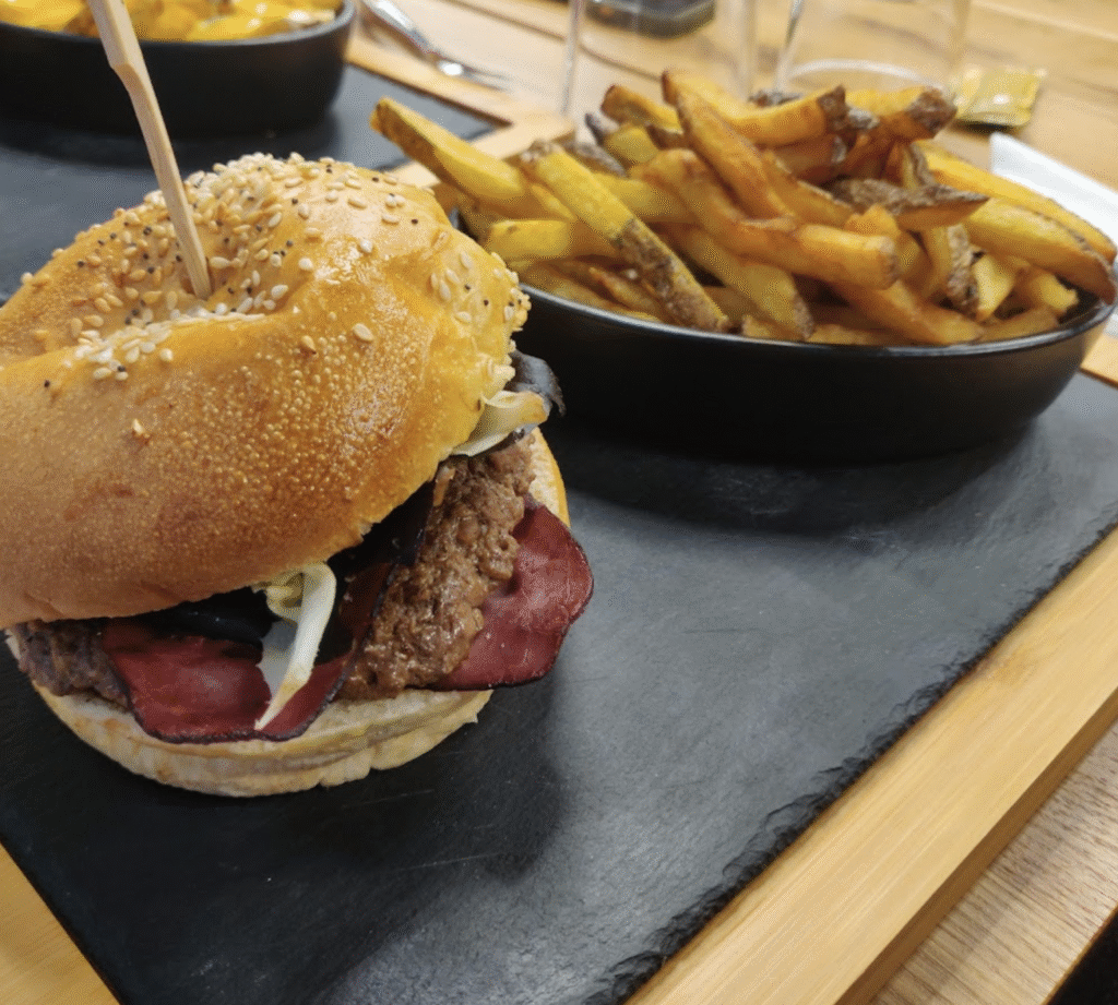 découvrez les meilleurs restaurants halal à vienne : sélection d'établissements savoureux pour profiter d'une cuisine authentique et respectant les traditions halal. idéal pour toutes vos sorties gourmandes !