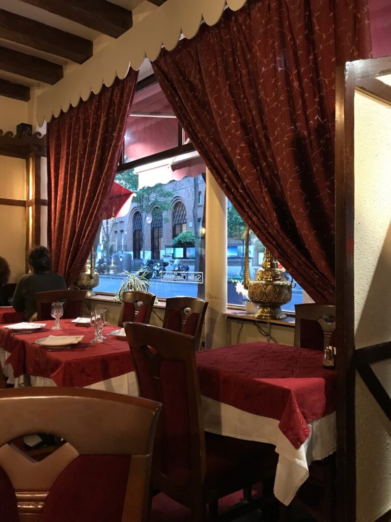 découvrez les meilleurs restaurants halal du 19ème arrondissement : adresses gourmandes, cuisine raffinée et ambiance conviviale pour savourer des plats halal d’exception à paris 19.