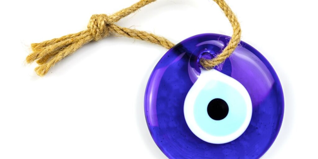 découvrez des prières puissantes contre le mauvais œil pour vous protéger et éloigner les énergies négatives. trouvez des conseils spirituels efficaces pour renforcer votre bien-être et votre sérénité.