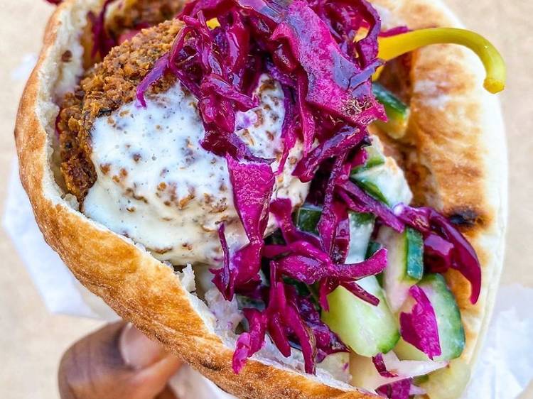 découvrez notre sélection des meilleurs restaurants halal pas chers pour savourer des repas délicieux et abordables près de chez vous.