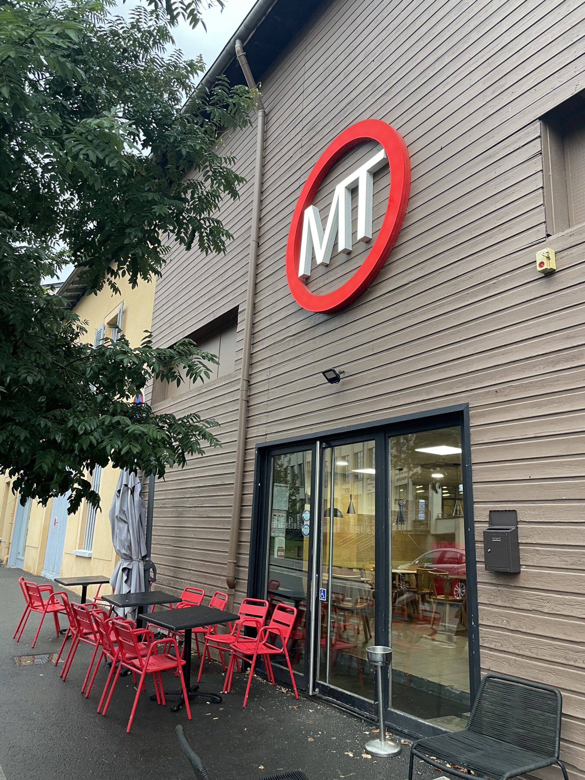 découvrez notre sélection des 3 meilleurs restaurants halal à tarare pour savourer une cuisine authentique et savoureuse en toute confiance.