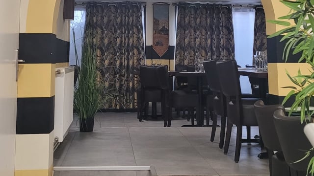 découvrez le top 3 des restaurants halal à viry-châtillon, où saveurs authentiques et cuisine de qualité se rencontrent pour satisfaire toutes vos envies gourmandes.