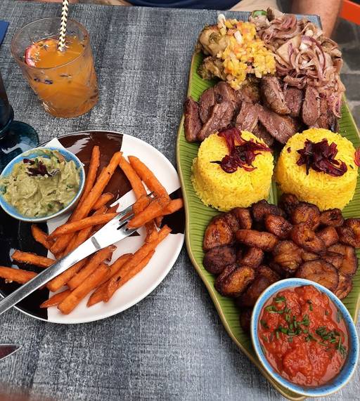 découvrez notre sélection des meilleurs restos halal offrant une cuisine savoureuse et authentique pour tous les goûts.