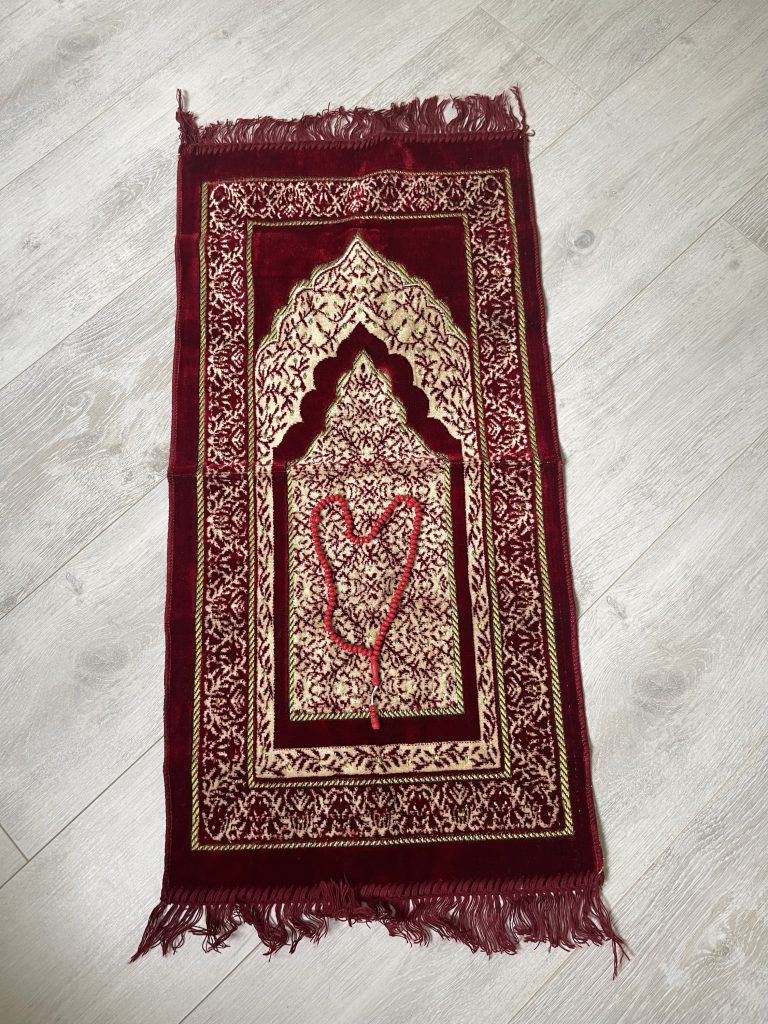 découvrez le tasbih, une méthode traditionnelle de prière méditative, et approfondissez votre pratique spirituelle en 2025 grâce à notre introduction complète.