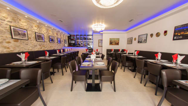 découvrez notre sélection des 3 meilleurs restaurants halal du 6e arrondissement, alliant saveurs authentiques et ambiance conviviale pour un repas réussi.