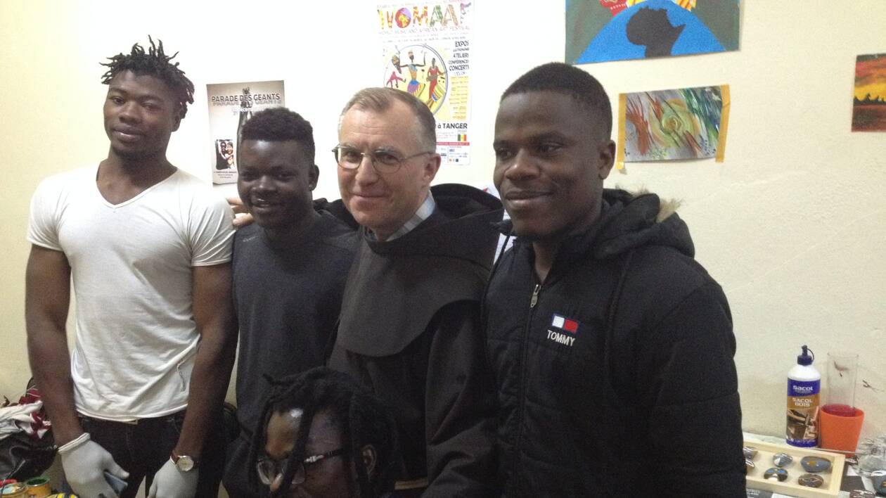 découvrez le rôle et l'importance des papas dans la société marocaine, leurs responsabilités familiales et leur influence culturelle au maroc.